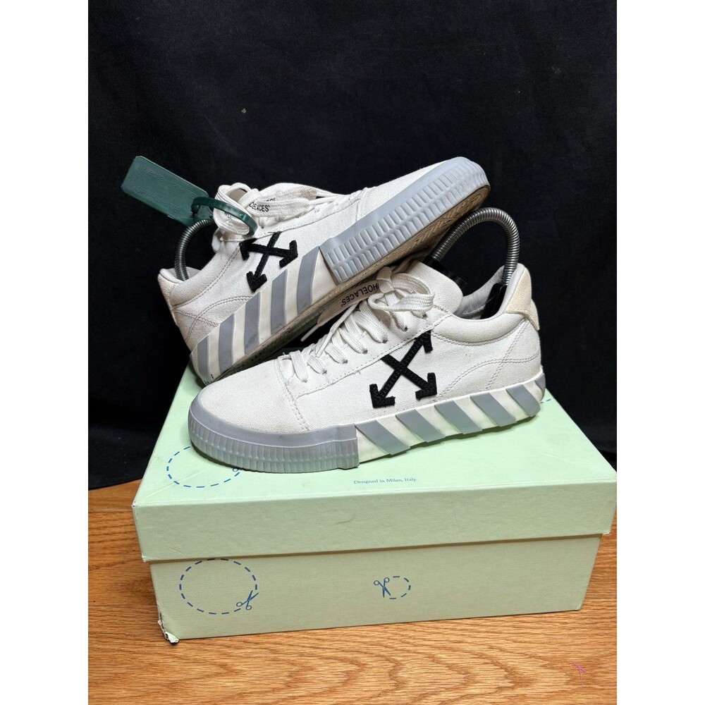 Off-White Vulcanized Low Top Canvas Sneakers Women’s Size 9B White Gray With Box